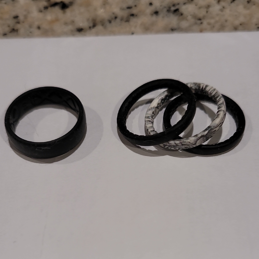 Set of Black and White Rings